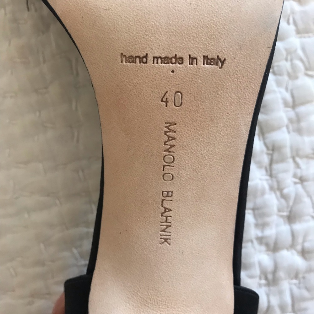 Manolo Blahnik Catalina Feather Satin Heel - Picture 4 of 5